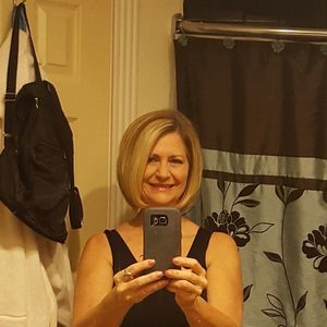 Meet your Posher, Laurie